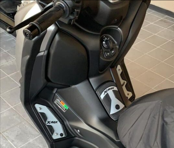 YAMAHA%20XMAX%20250/300%20ÜST%20BASAMAK%20%20SETİ%20(2018-2023)