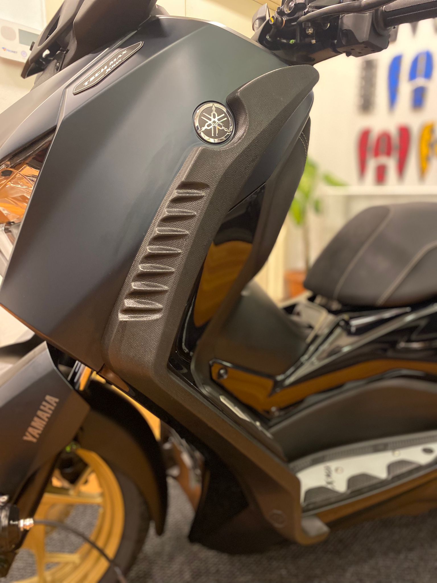 YAMAHA%20XMAX%20250%20%20BACAK%20KORUMA%20(EN%20SON%20KASA%20ELEKTRONİK%20GÖSTERGE)