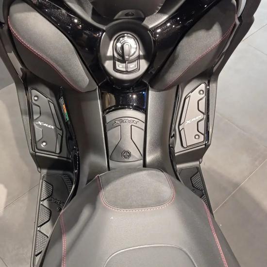 YAMAHA XMAX 250/300 BASAMAK VE PANEL SETİ (2018-2023)